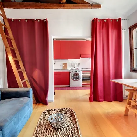 아파트 Bragora Smoochy Attic In *