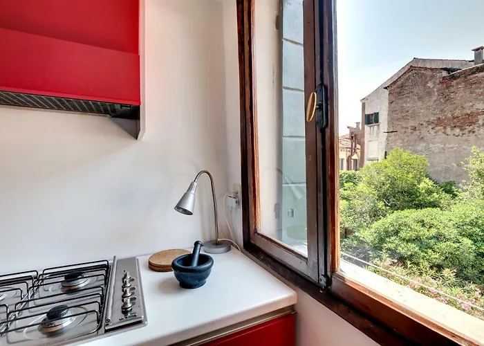 Bragora Smoochy Attic In Appartement *