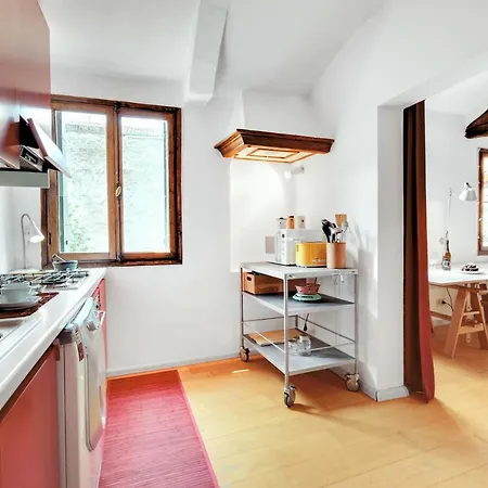 Bragora Smoochy Attic In Venedik